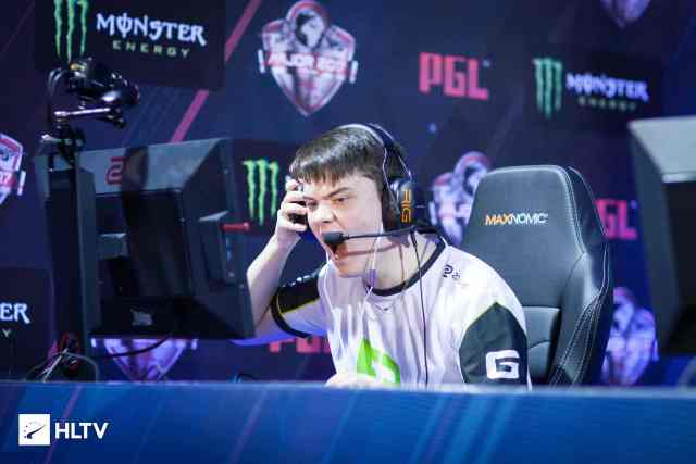 刻发挥领袖 刻发挥领袖