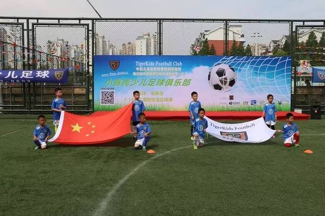 烈的背景下 烈的背景下