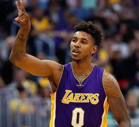 演关键角色 演关键角色